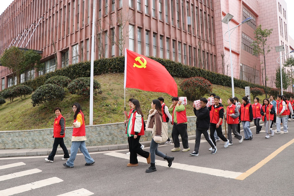 信息工程系党总支开展“我为校园种棵树”主题党日活动